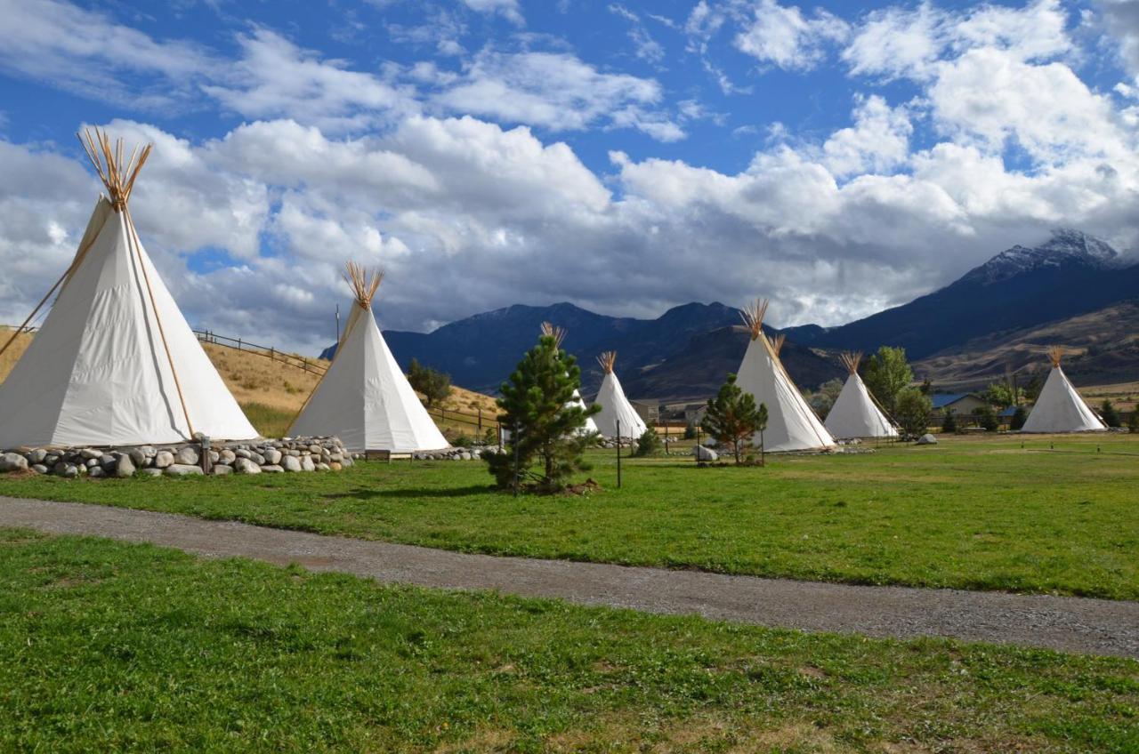 Dreamcatcher Tipi Hotel Gardiner Exterior foto