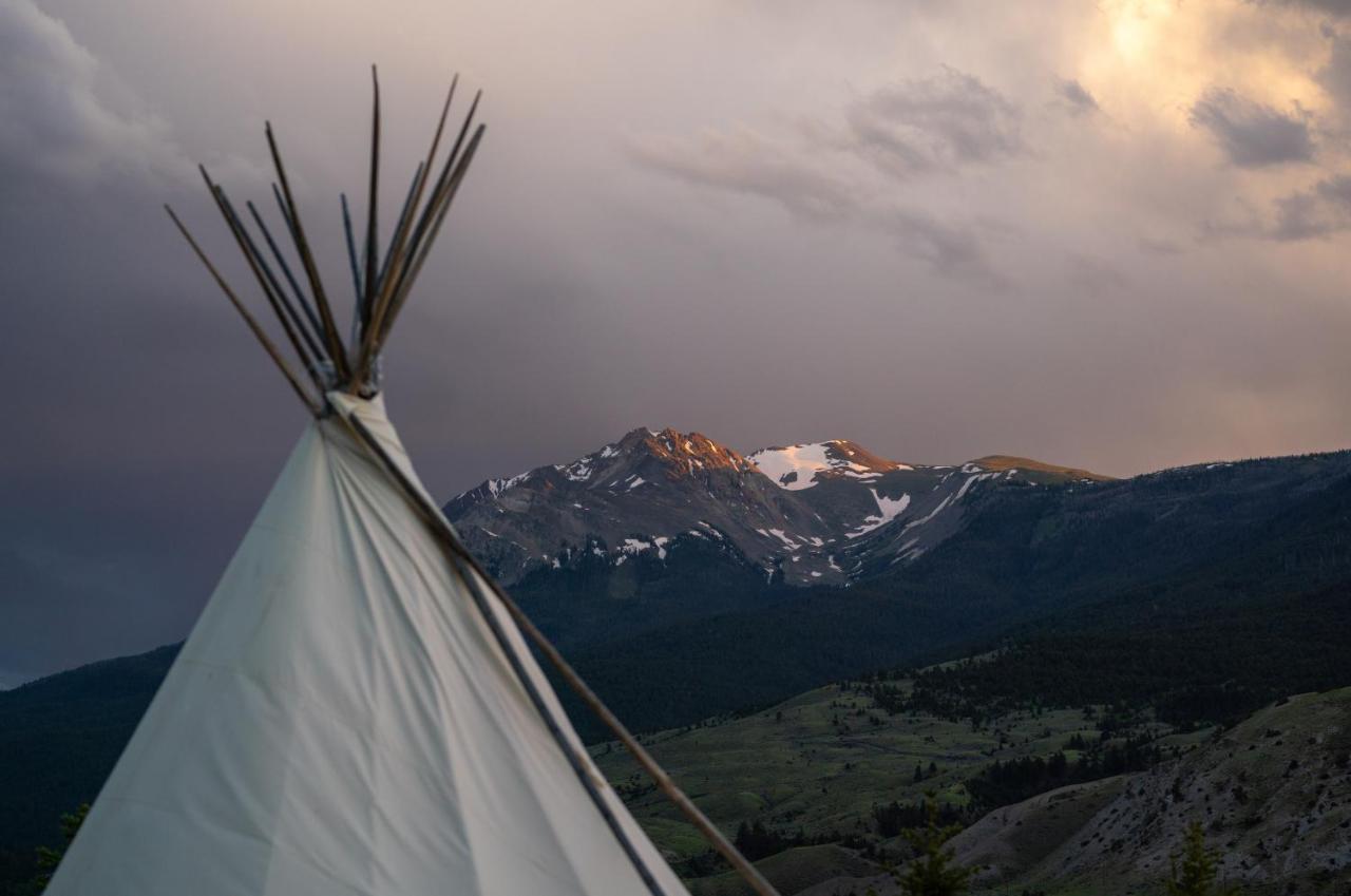 Dreamcatcher Tipi Hotel Gardiner Exterior foto
