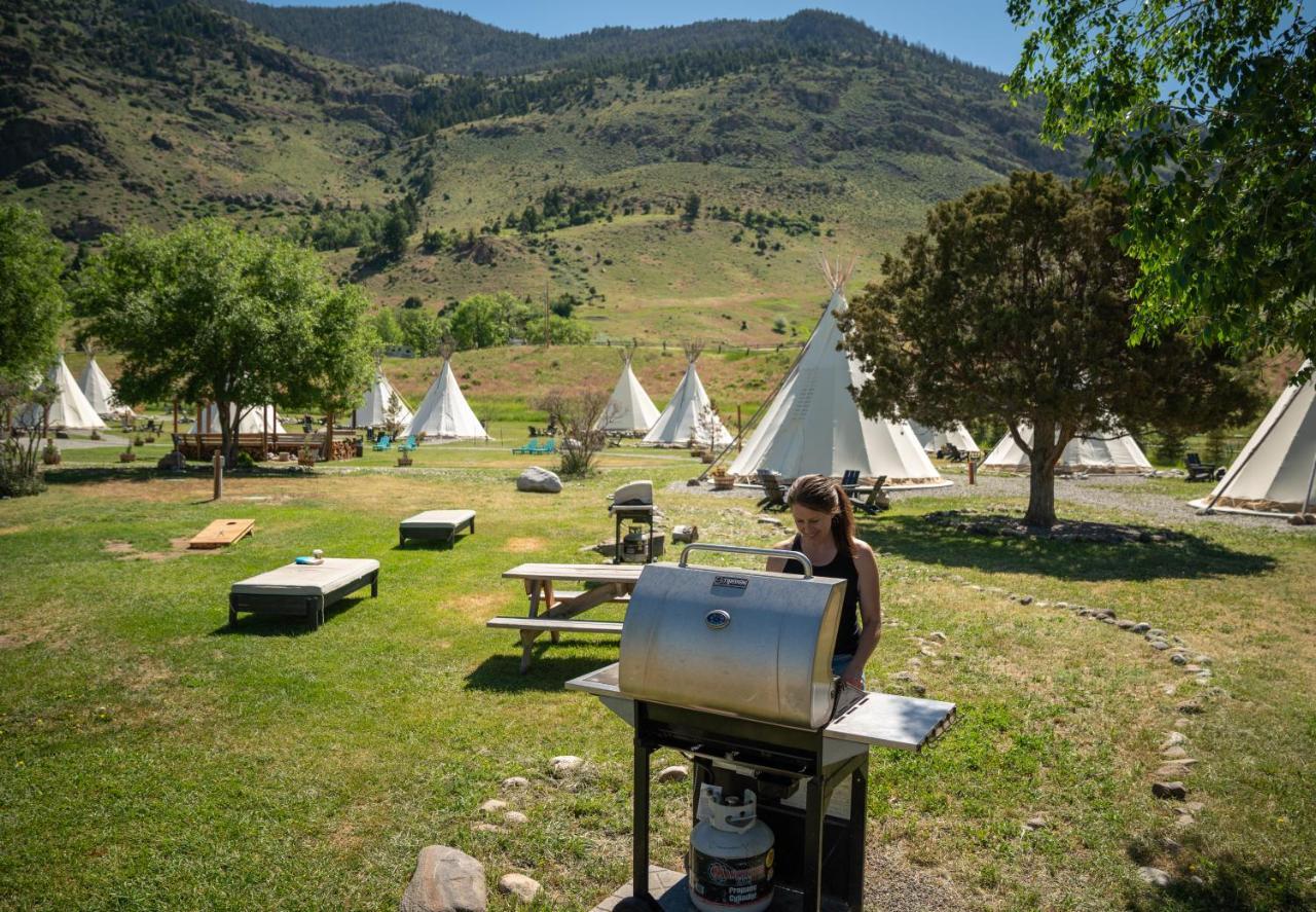 Dreamcatcher Tipi Hotel Gardiner Exterior foto