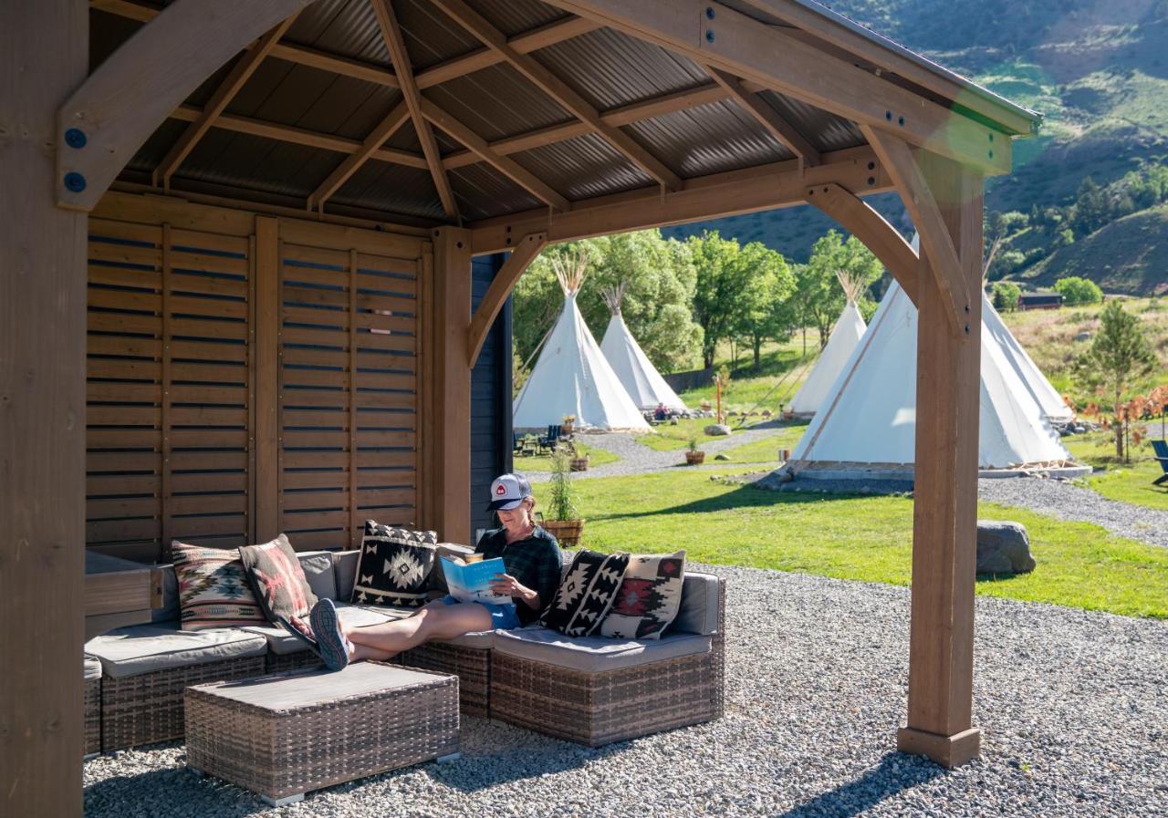 Dreamcatcher Tipi Hotel Gardiner Exterior foto