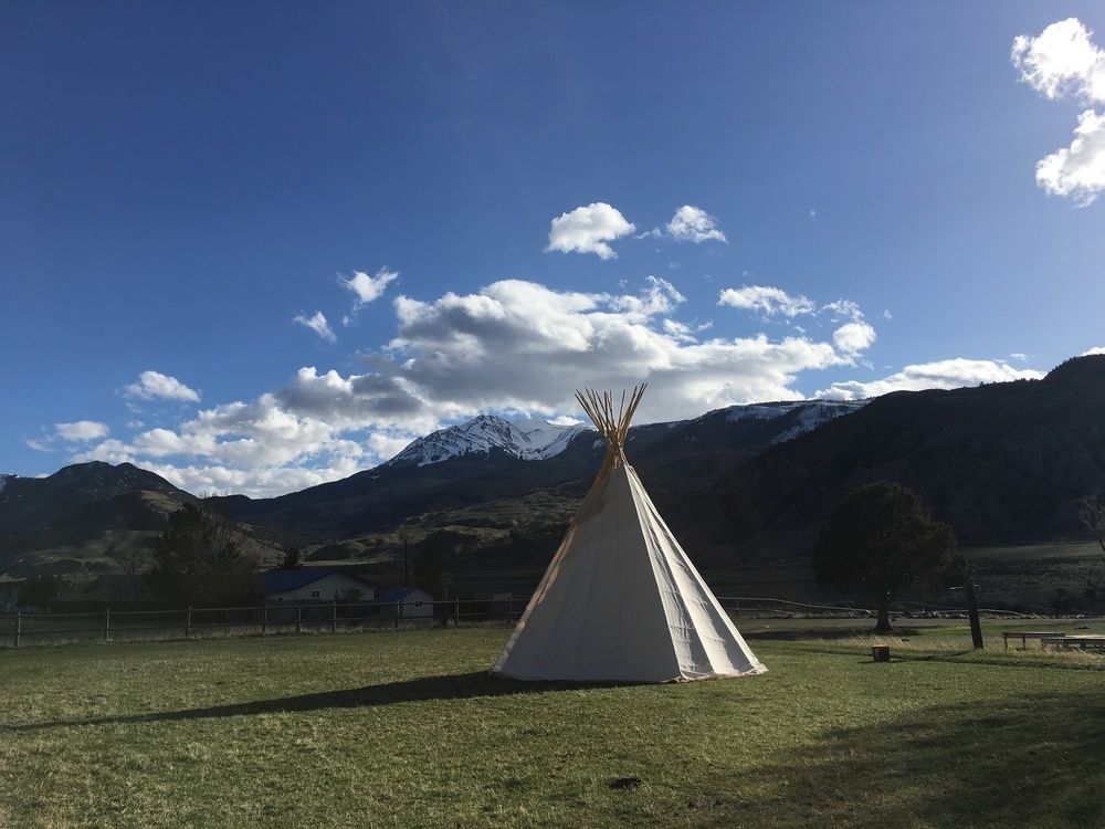 Dreamcatcher Tipi Hotel Gardiner Exterior foto