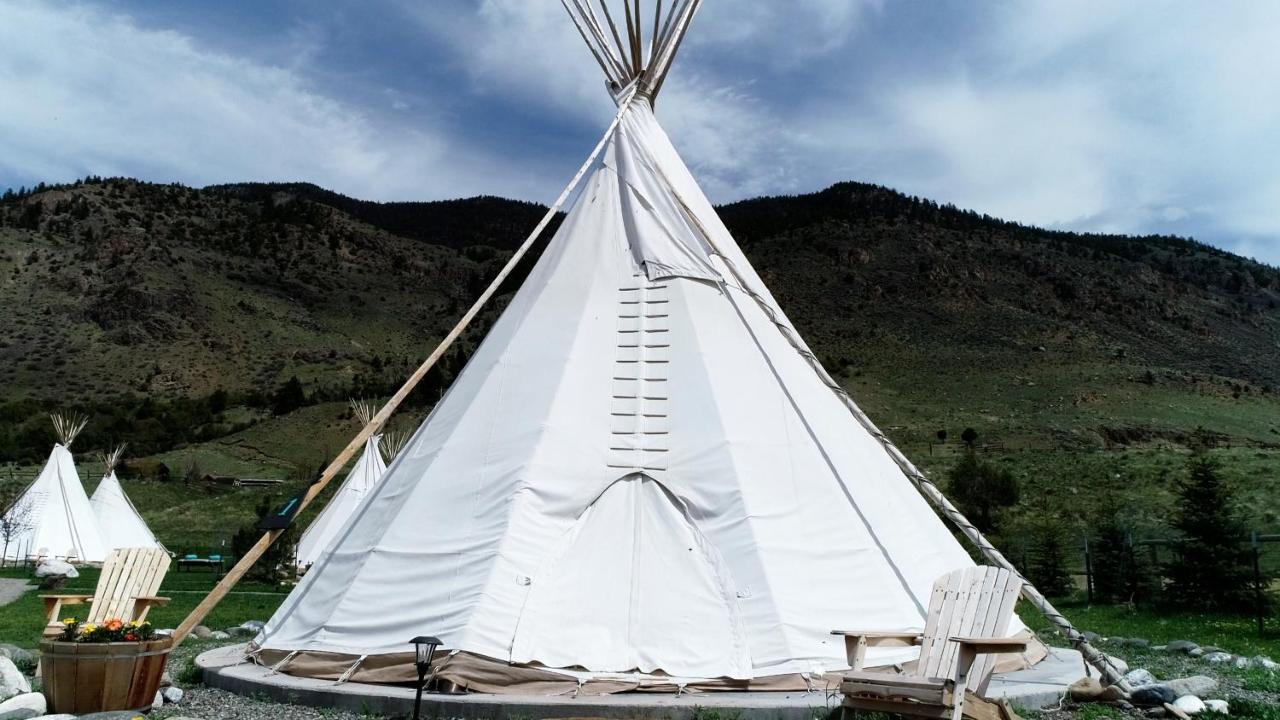 Dreamcatcher Tipi Hotel Gardiner Exterior foto